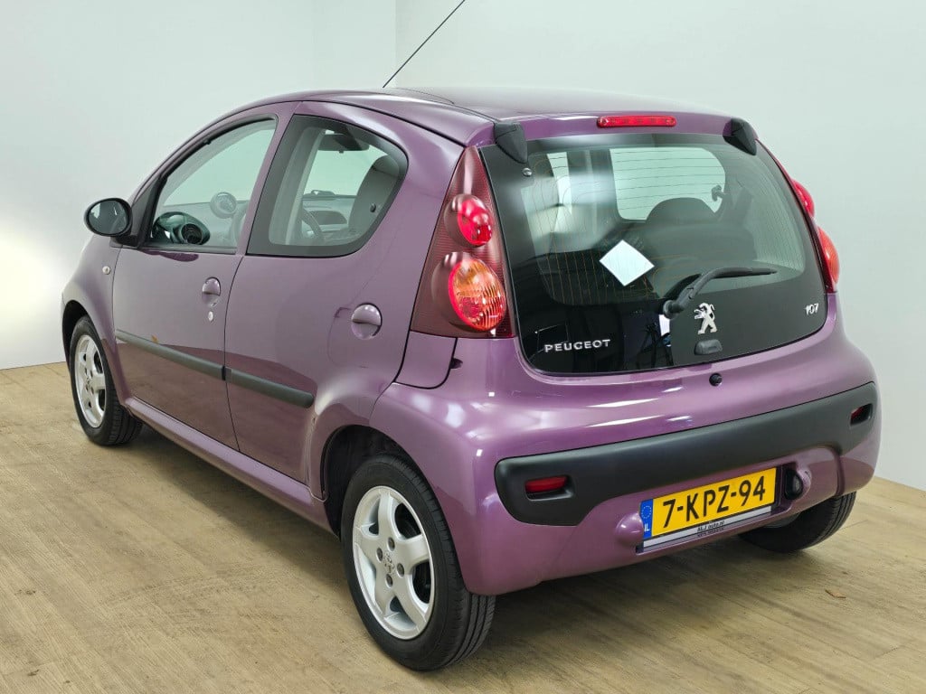 Peugeot 107 occasion 1.0 active leuke kleur met airco en sportvelgen | radi