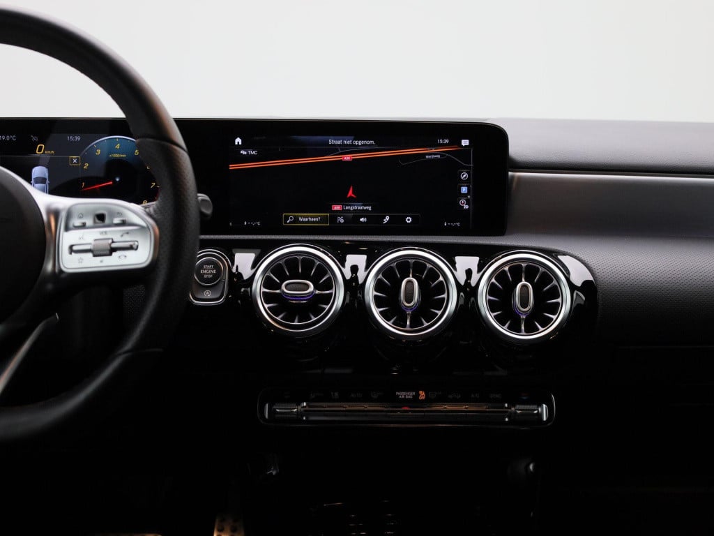 Mercedes-Benz A-Klasse 200 business solution amg | automaat | navigatie | a