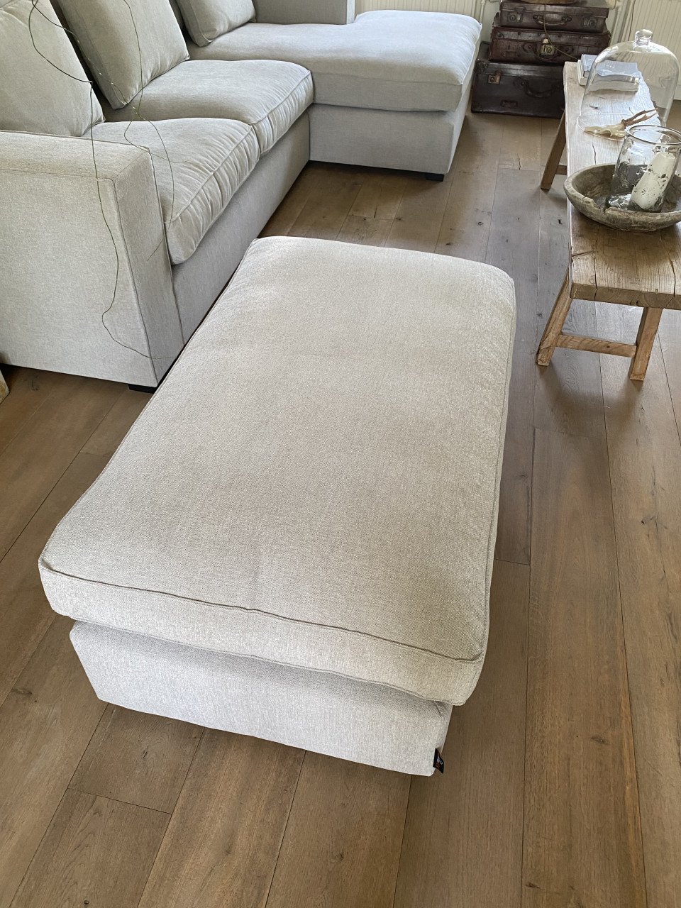 Gloednieuwe Room 108 bank Annabelle inclusief hocker