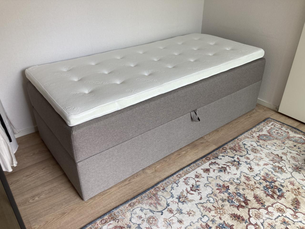 Bed 1 persoons 90 x 200