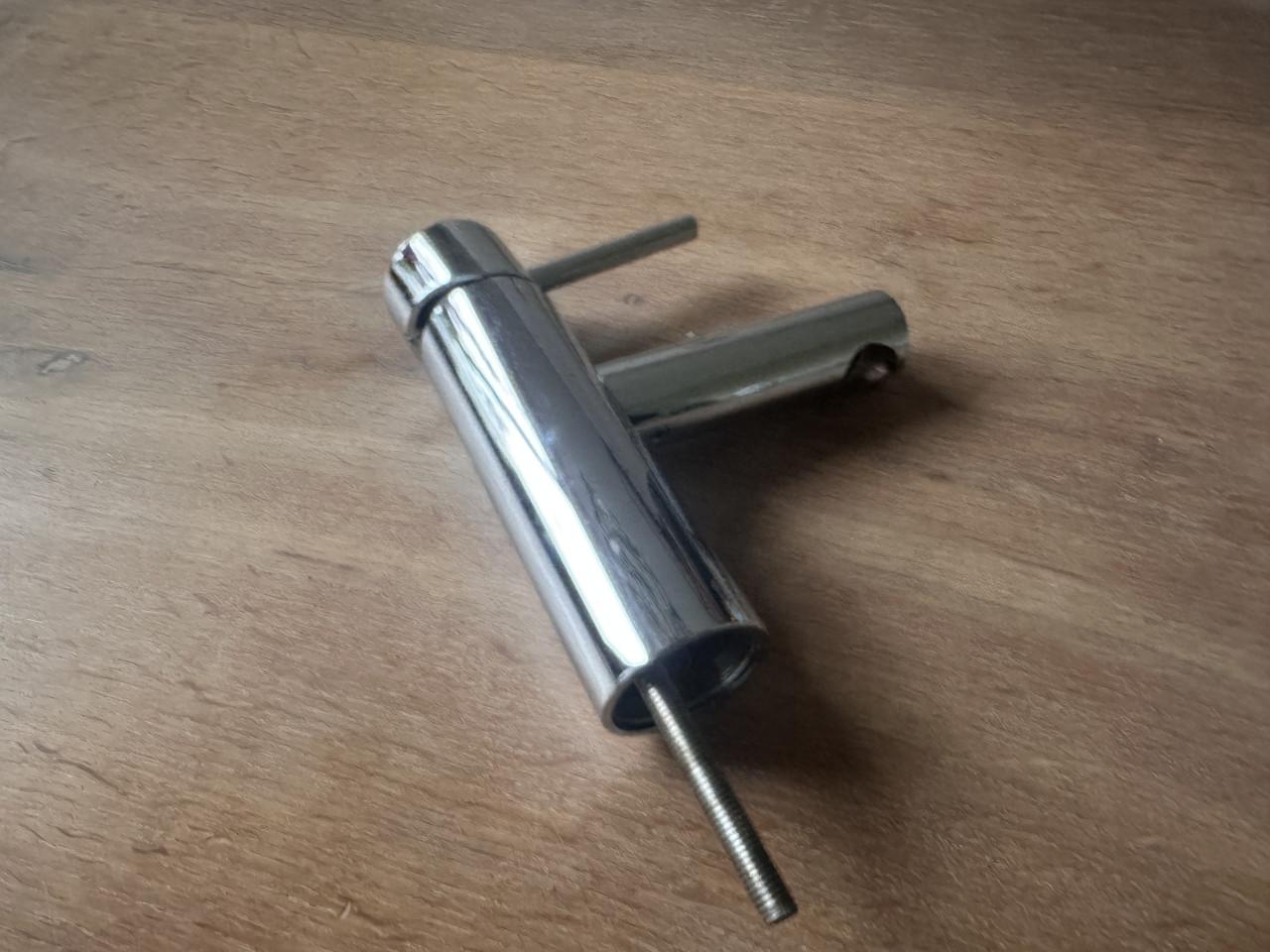 Wastafel kraan 2 stuks en  douche kraan alles nieuw