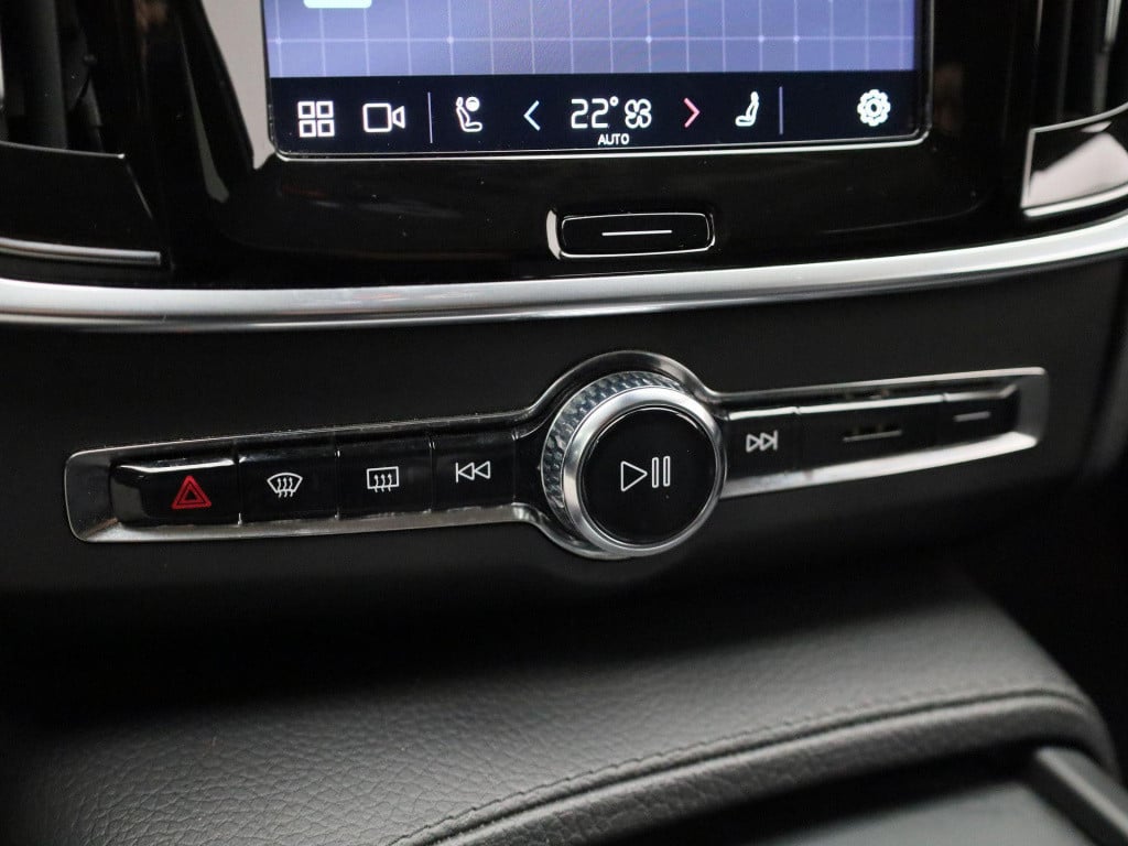 Volvo V90 2.0 b4 momentum business | automaat | navigatie | leder | apple c