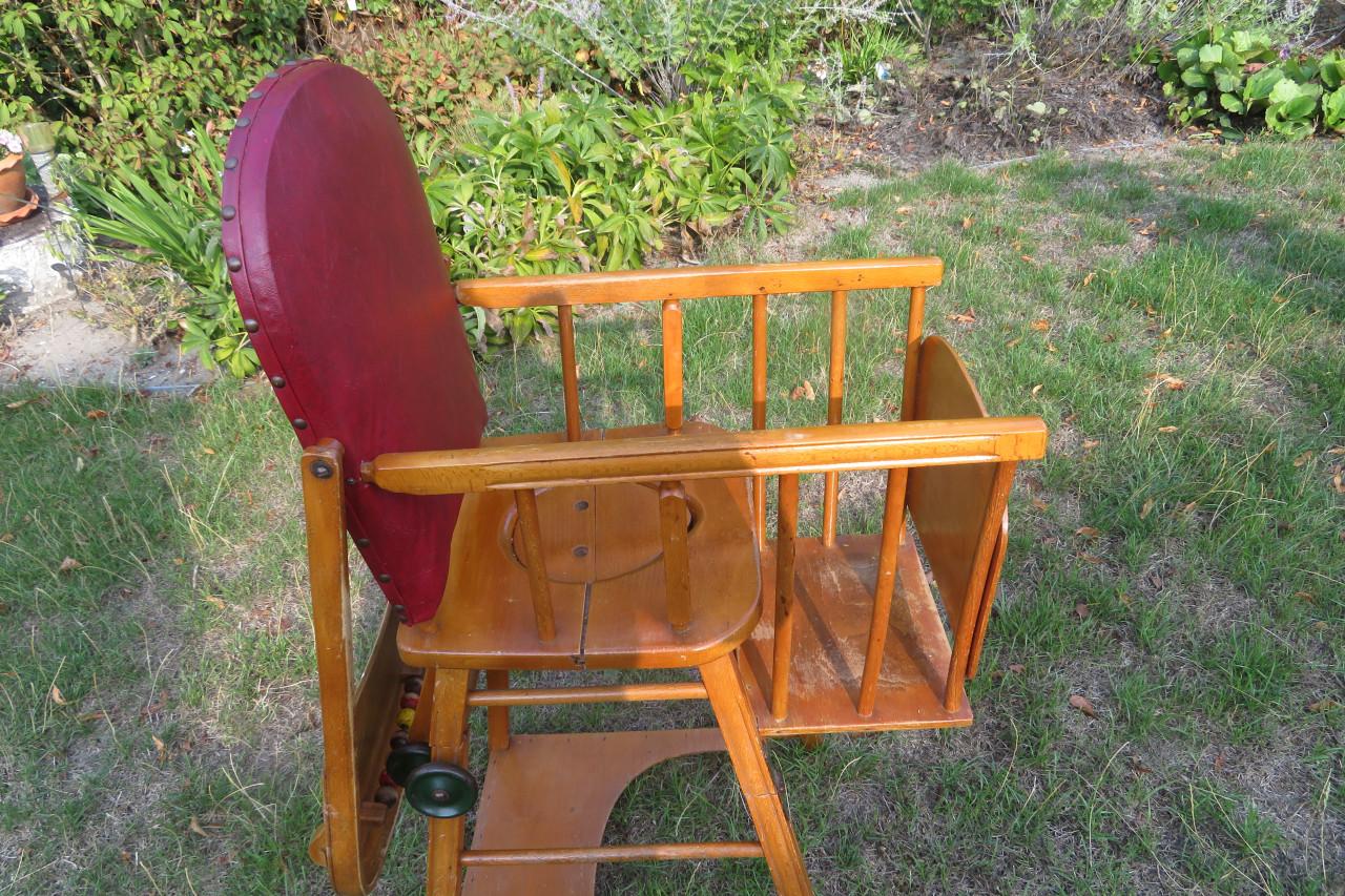 Houten kinderstoel uit de jaren '50.