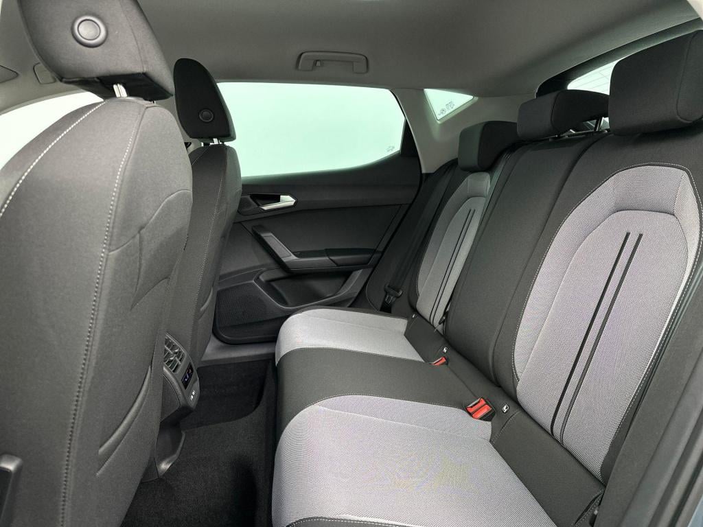 Seat Leon style business intense 1.5 tsi ehybrid 150 kw / 20