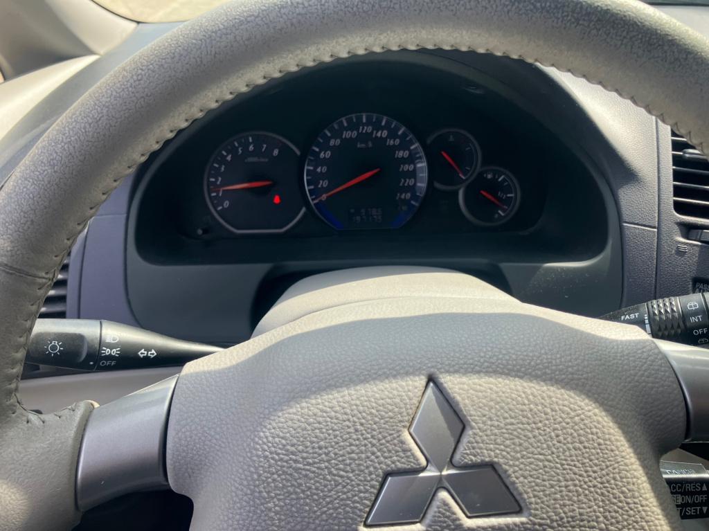 Mitsubishi Grandis 2.4-16v intense 6 persoons airco