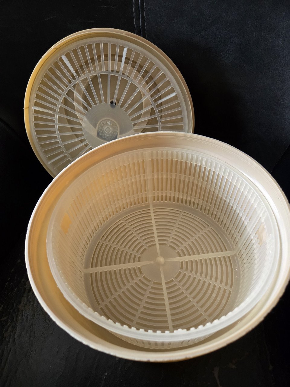 Retro driedelige slacentrifuge, tweekleurig beige en bruin.