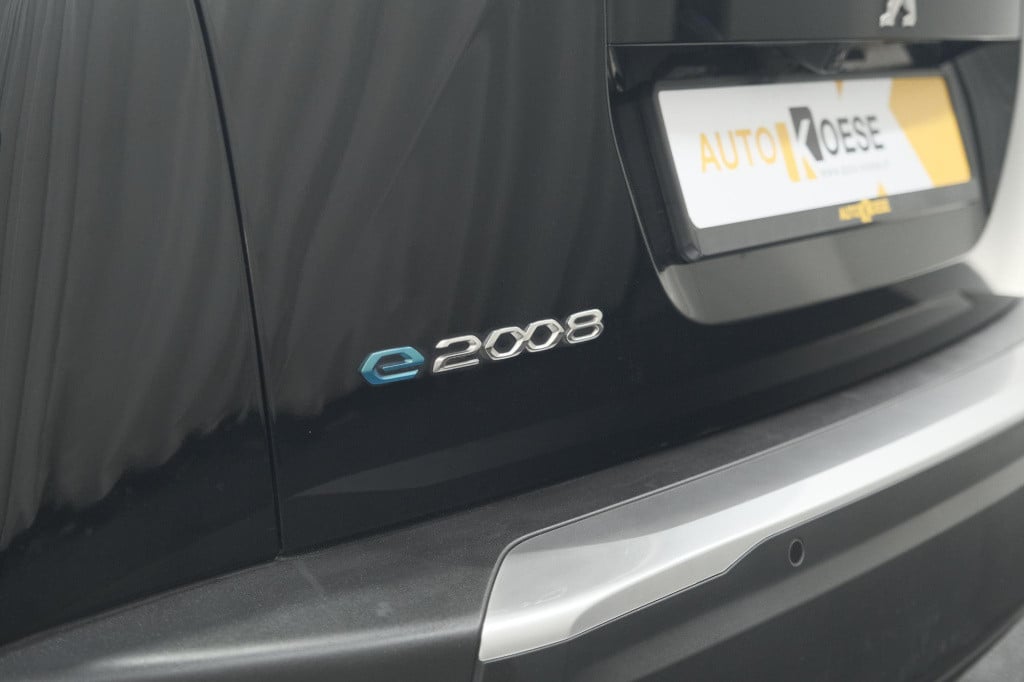 Peugeot E-2008 ev active pack 50 kwh | camera | navigatie | parkeersensoren
