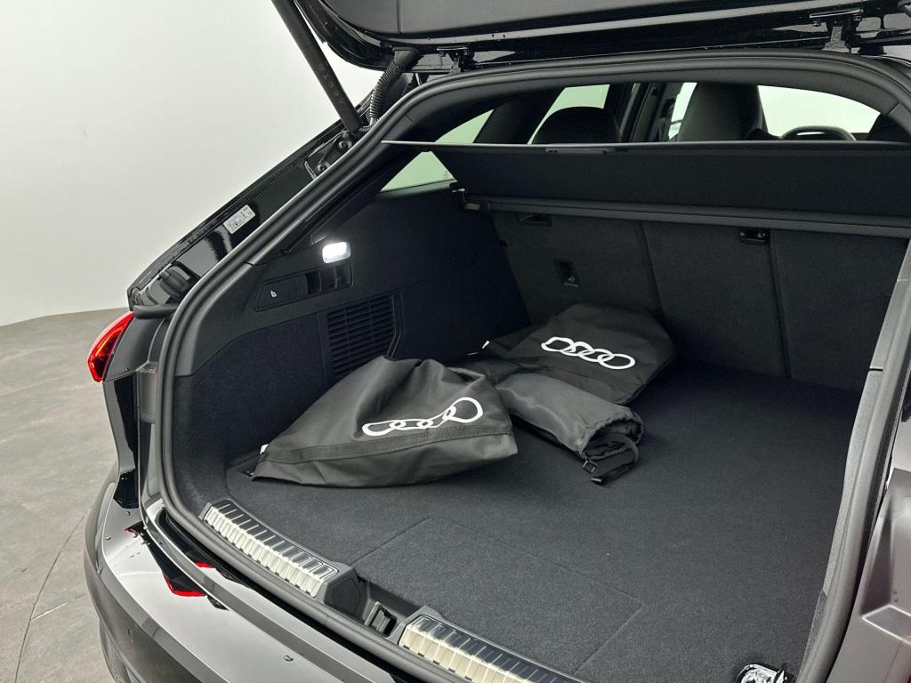 Audi A5 avant s edition e-hybrid 220 kw / 299 pk avant 7 versn.