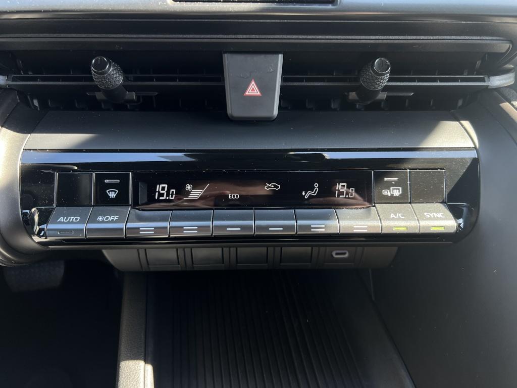 Toyota C-hr 1.8 hybrid 140 dyn