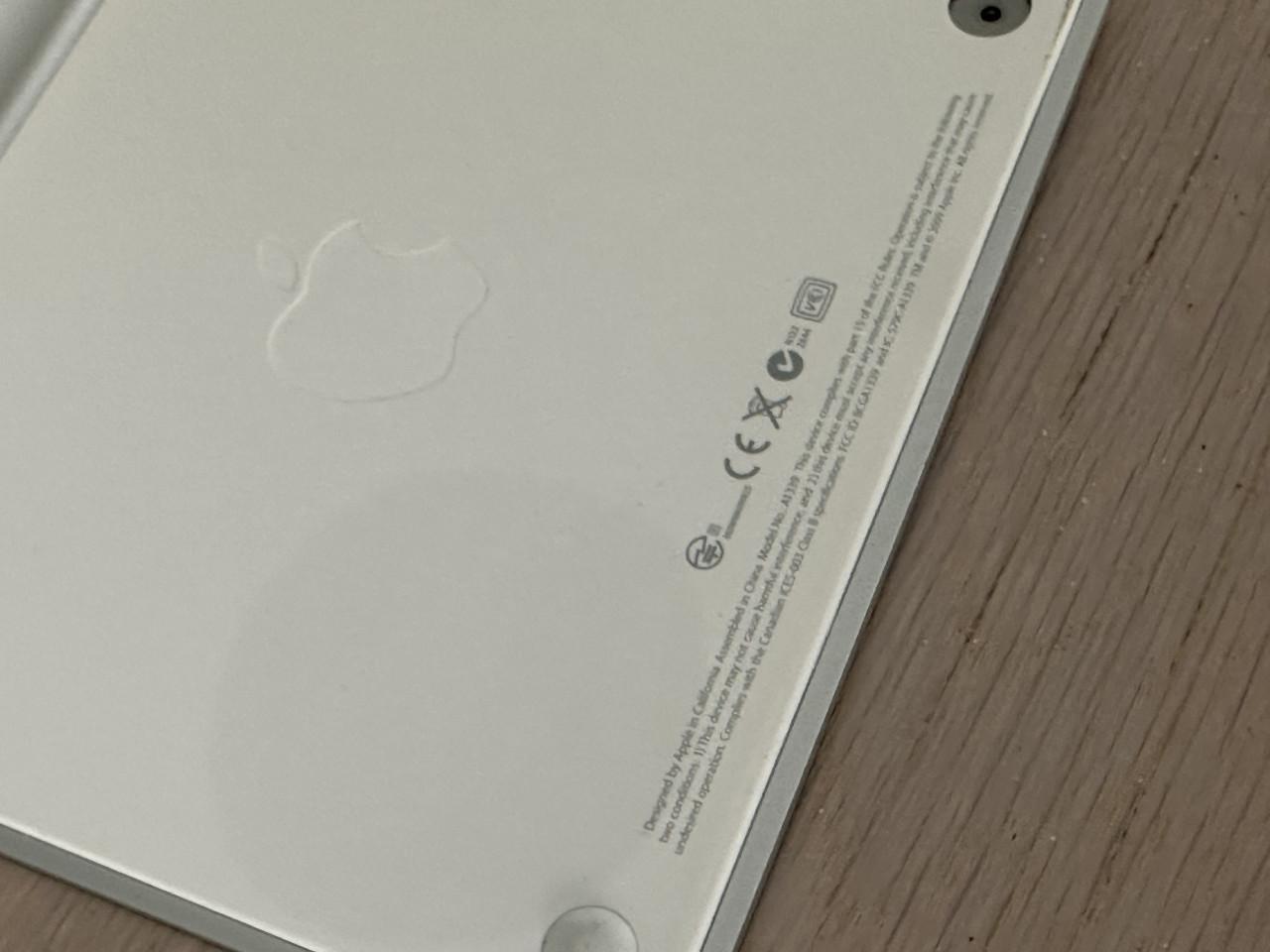 Apple Wireless Keyboard A1314 + Magic Trackpad A1339 – Bluetooth