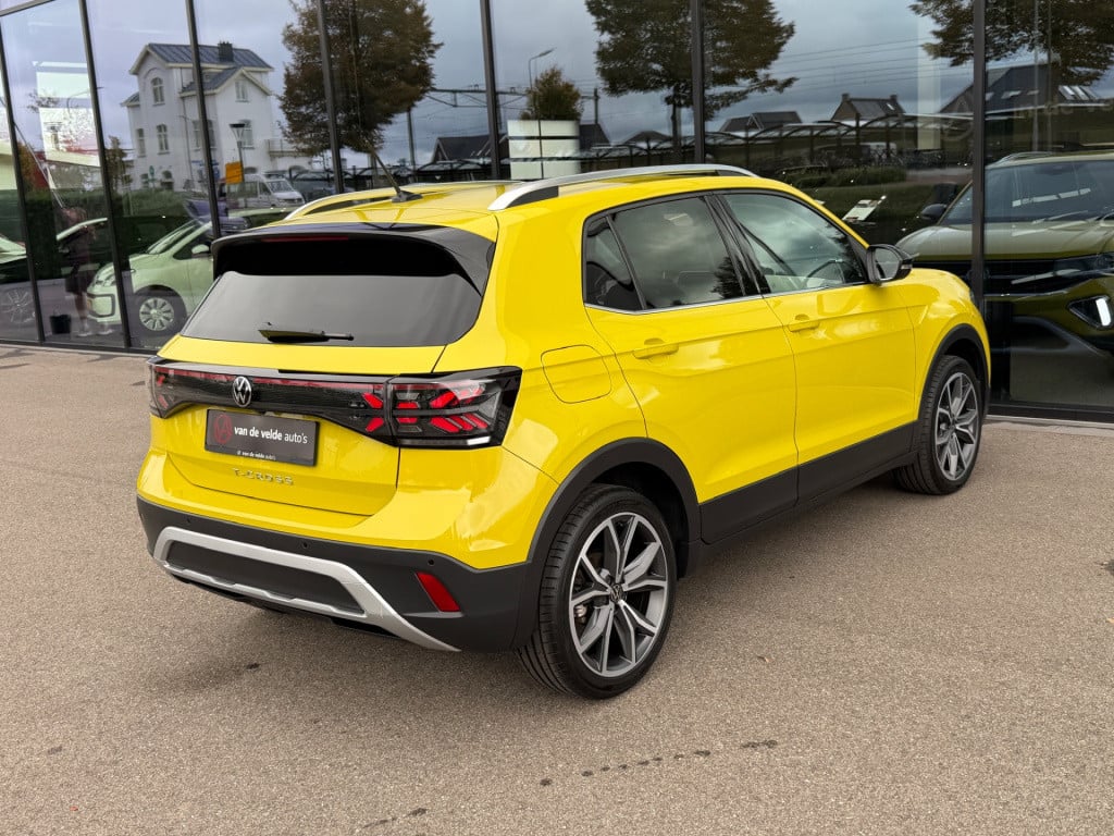 Volkswagen T-cross 1.5 tsi 150pk dsg style | trekhaak | led gril | camera |