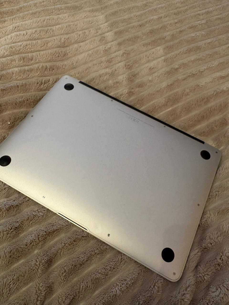 Macbook Air met oplader