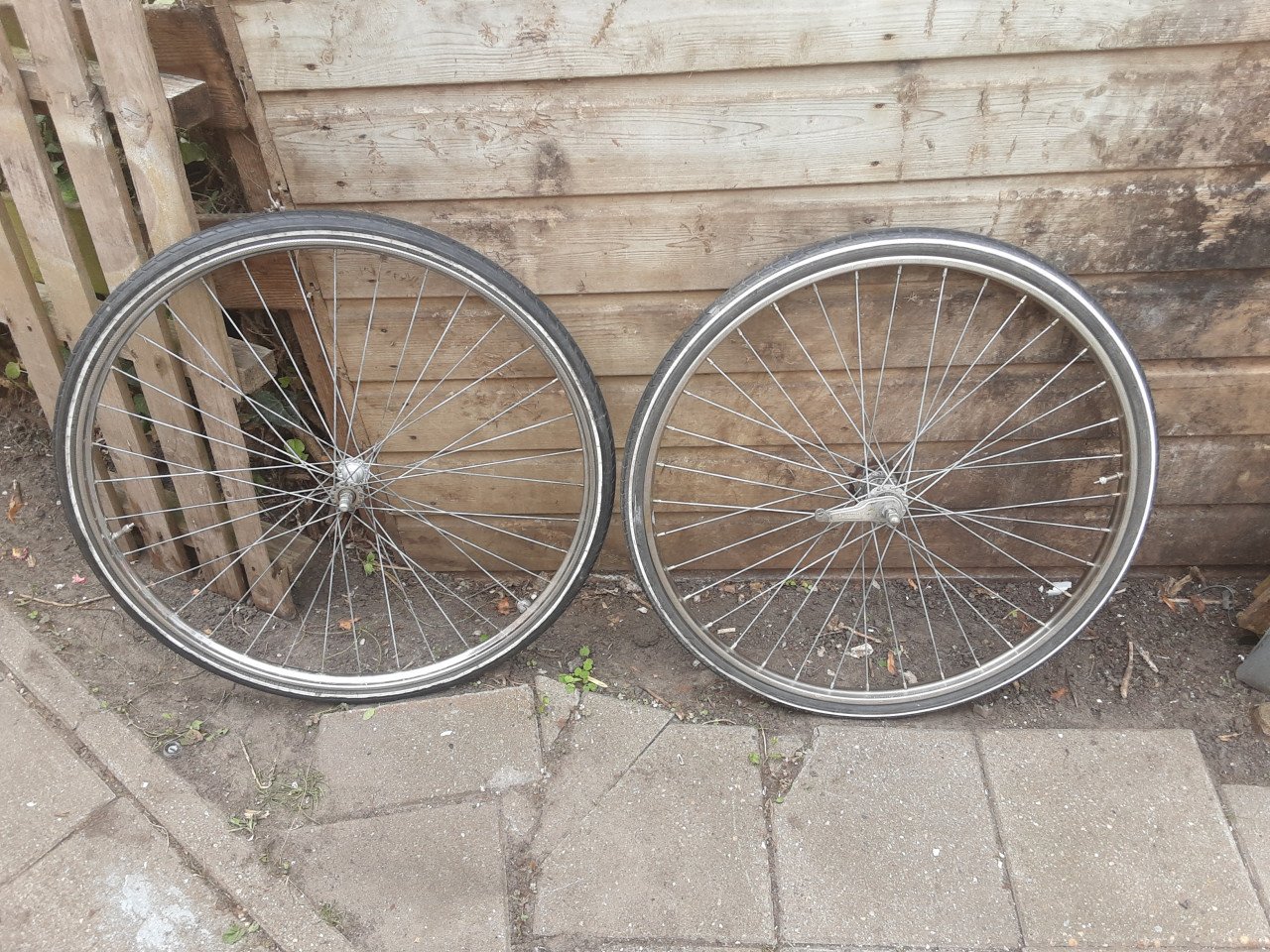 Set 28 inch r.v.s wielen, terugtraprem
