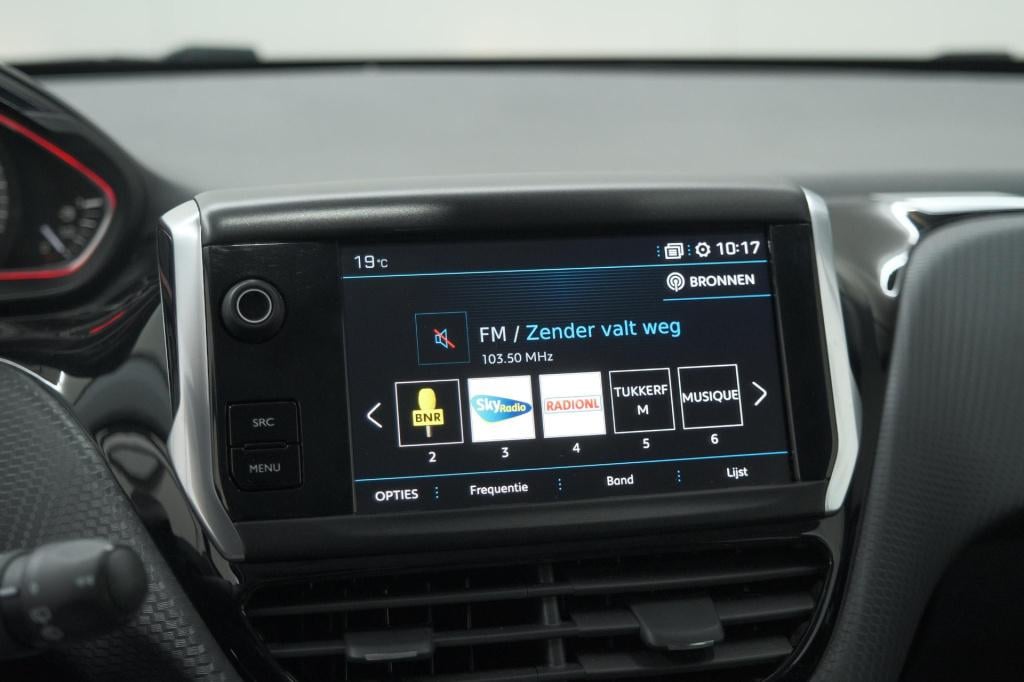 Peugeot 2008 puretech 110 eat6 gt-line | trekhaak | camera | navigatie | pa