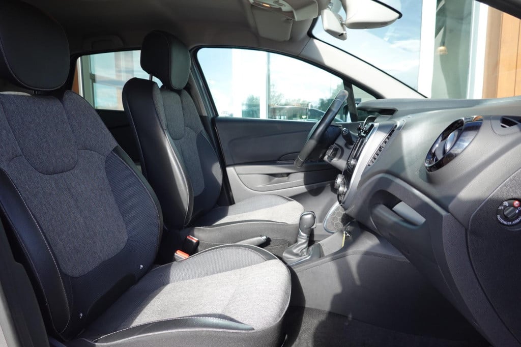 Renault Captur 1.3 tce intens 150 pk!