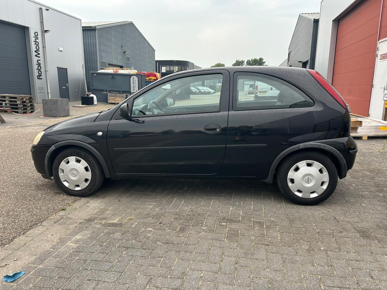 Opel Corsa 1.2-16V Essentia | IJskoude Airco | Lange APK