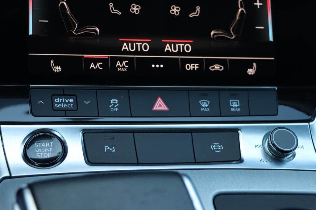 Audi A6 avant 55 tfsi e quattro s edition competition 367pk s-tr