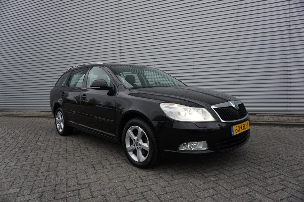 Skoda Octavia combi 1.4 tsi greentech elegance business line airco / navi /
