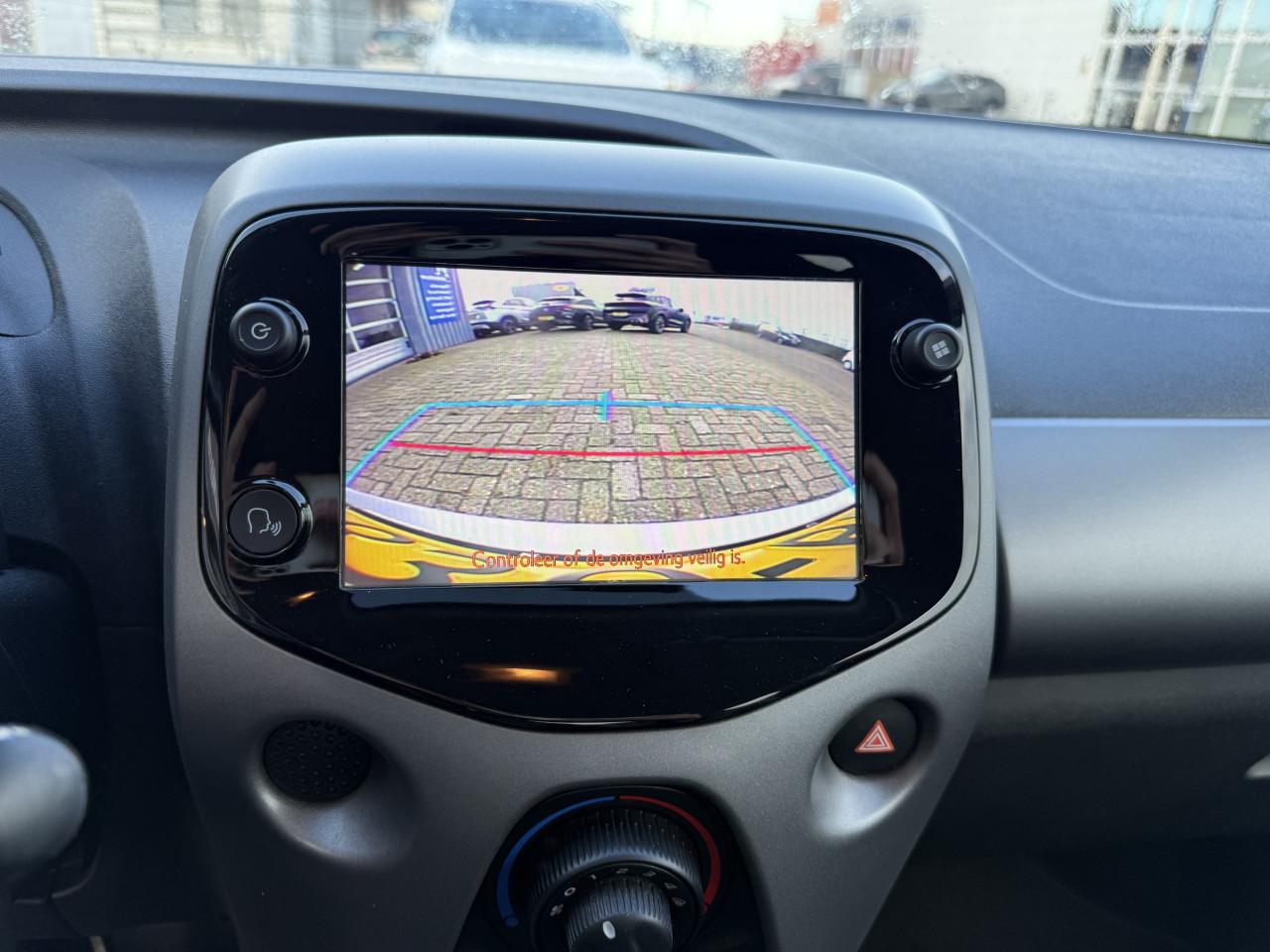 Toyota Aygo - 1.0 VVT-i x-play |Camera|Airco|12 Maanden Bovag Garantie