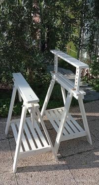 Ikea Mittback schraag - 2st = €25 - in zeer goede staat