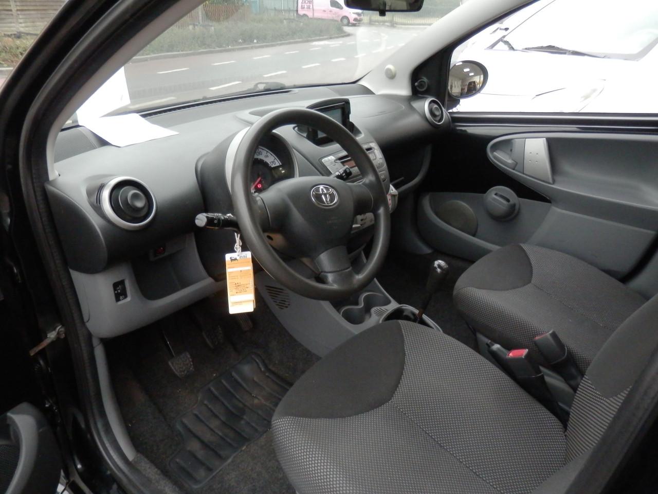 Auto Garant Biedt Aan: Toyota Aygo Comfort Navigator