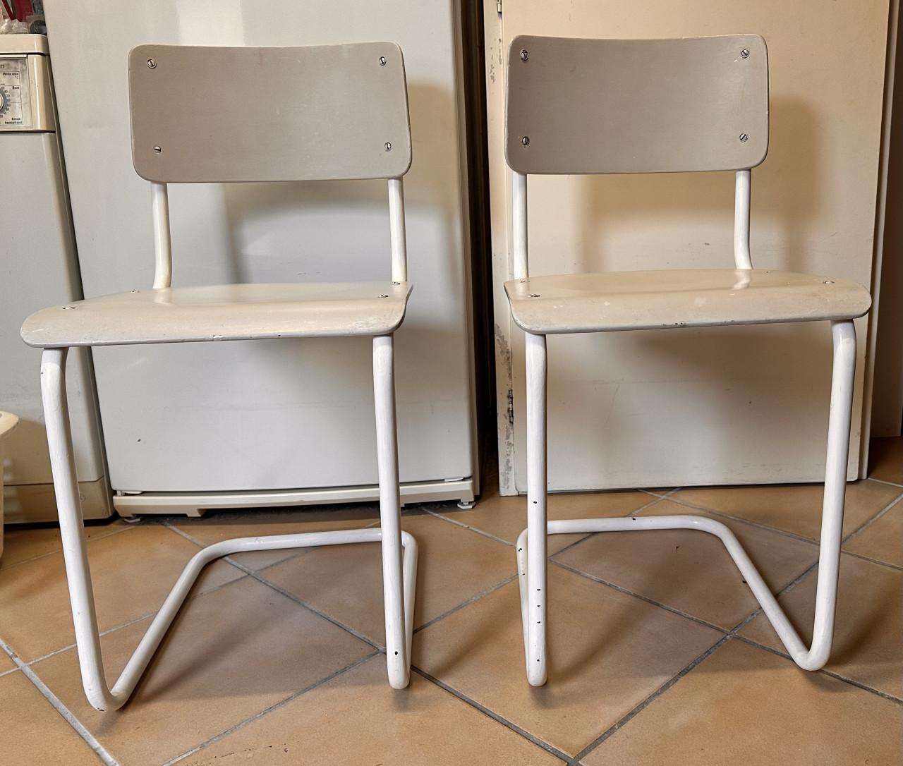 Antieke keukenstoeltjes