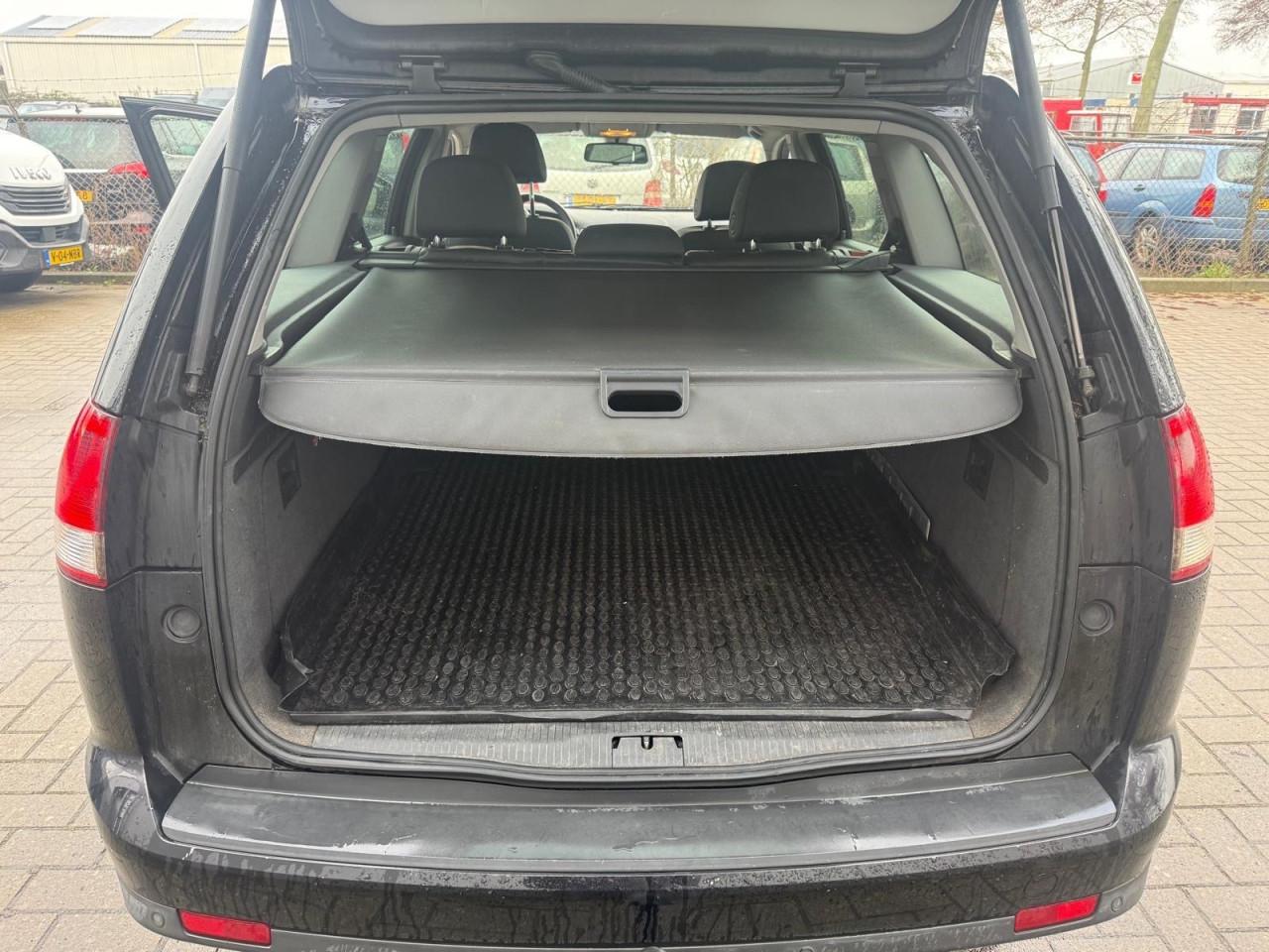 Opel Vectra Wagon 1.8-16V Temptation jaar apk