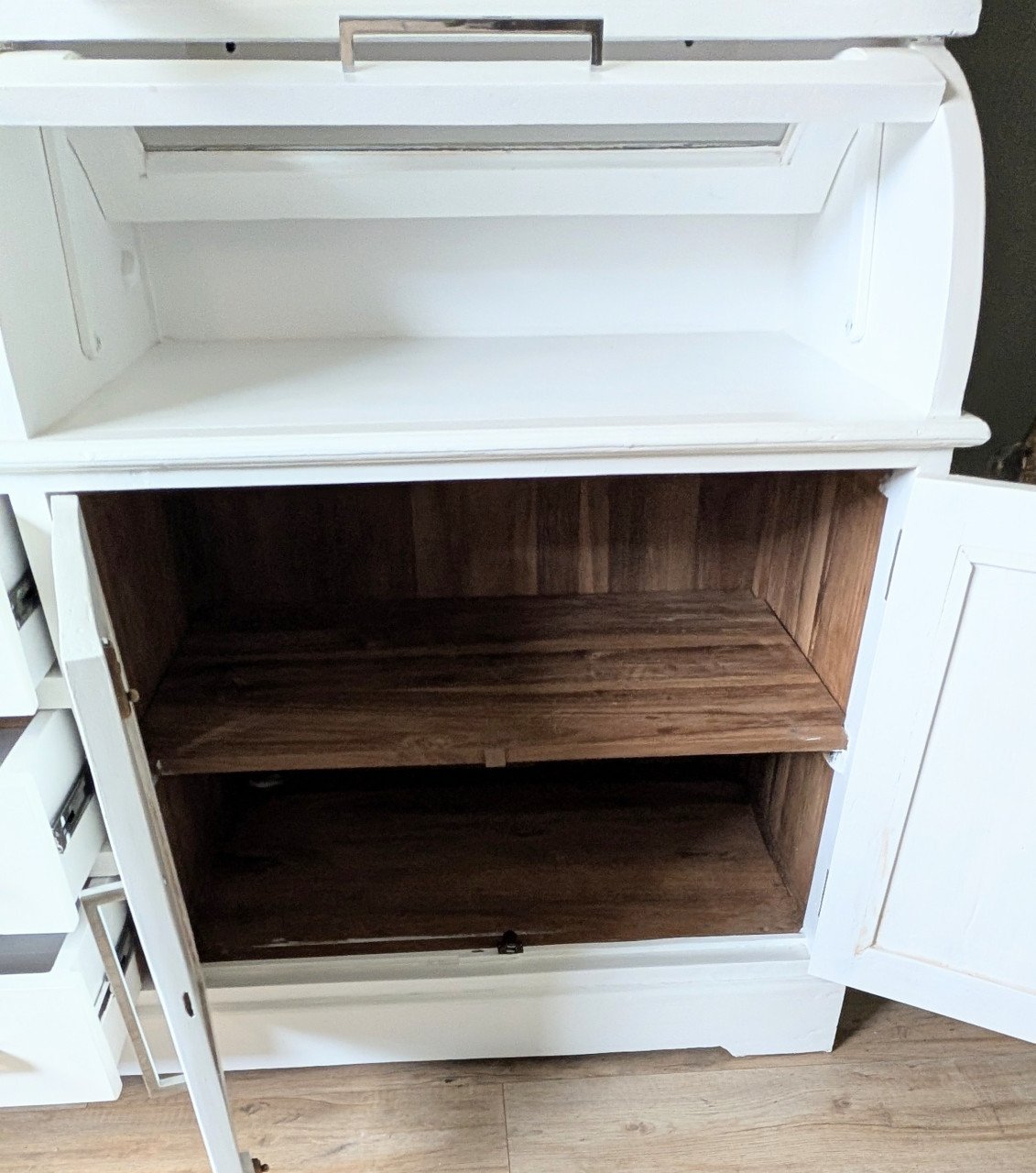 Wit houten vitrinekast/buffetkast/apothekerskast