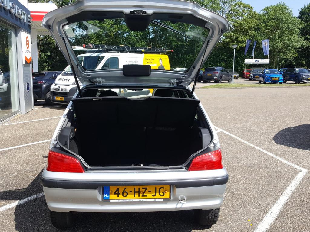 Peugeot 106 1.1 xr 5dr xt | schuifdak | toerenteller |