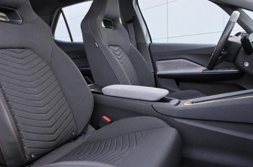 Cupra Born business 63 kwh 230pk | soh 98,2%