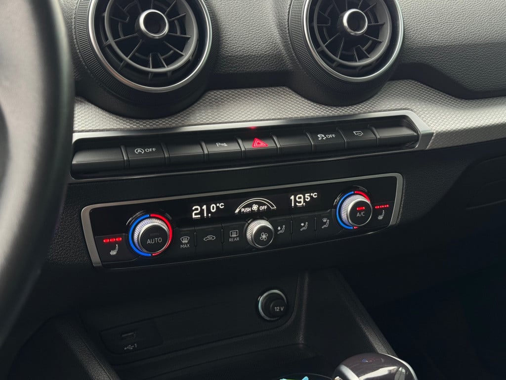 Audi Q2 35 tfsi matrix led * camera * stoelverwarming * acc * keyless
