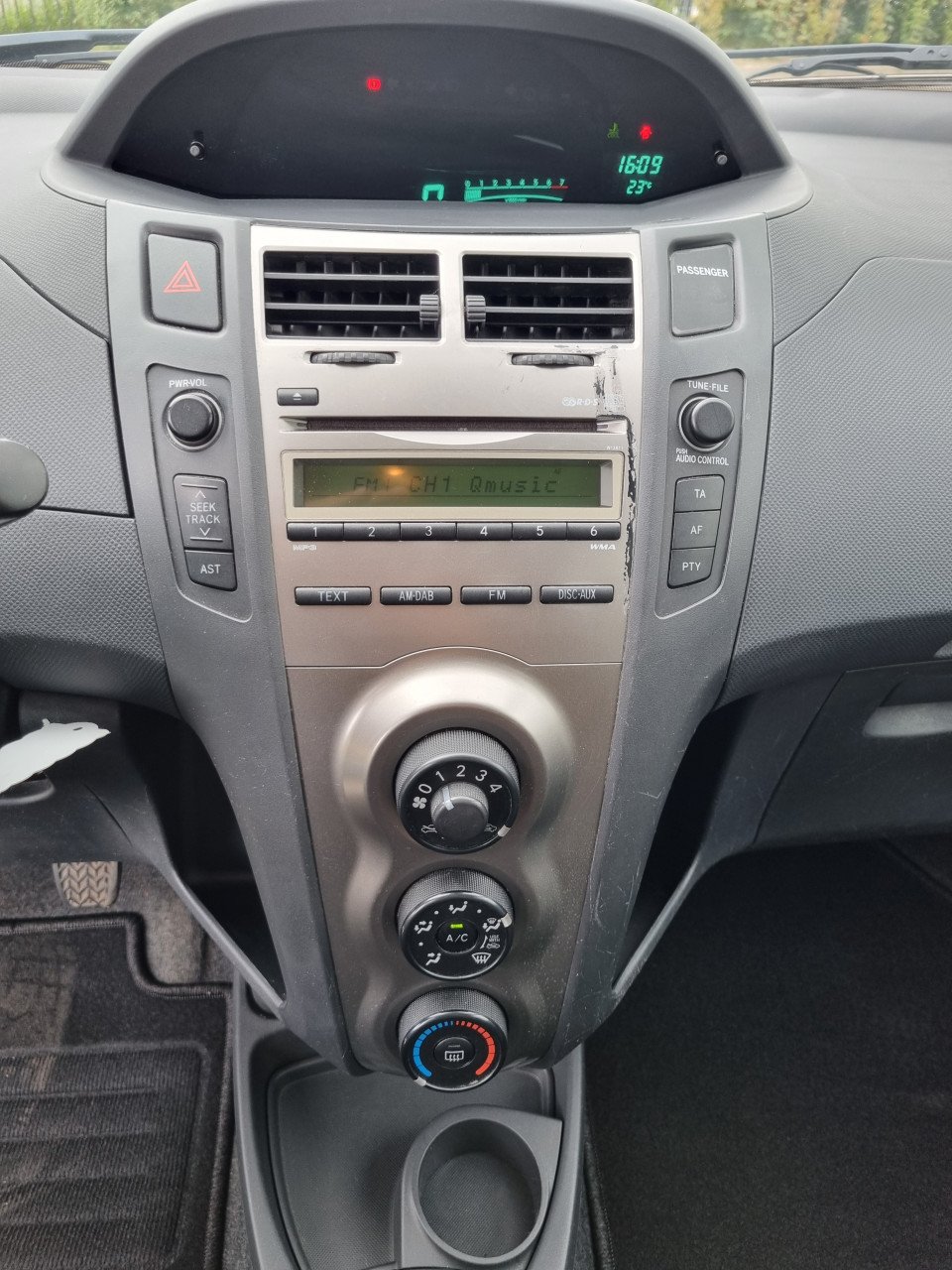 Toyota Yaris 1.0 VVTi Acces