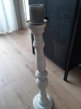 Kandelaar van hout geen koeriersdiensten