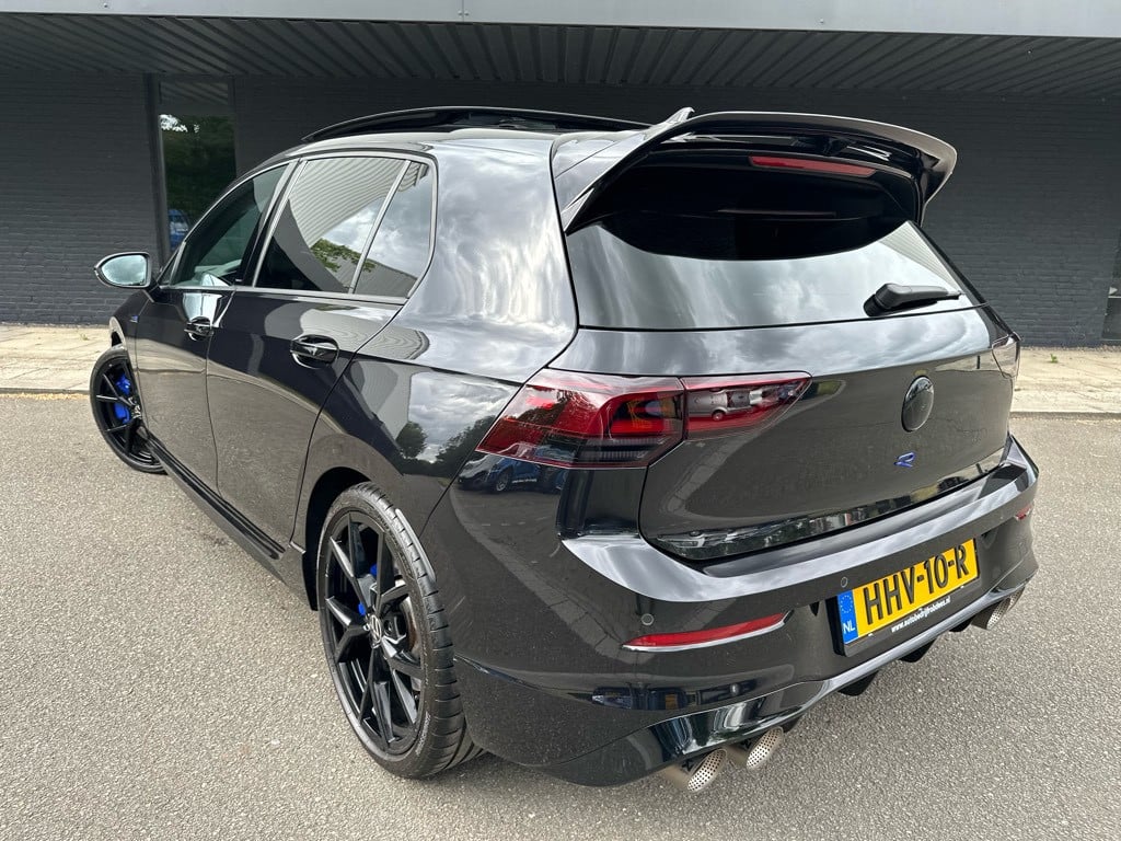 Volkswagen Golf 2.0 tsi r 4motion // panoramadak // akrapovic