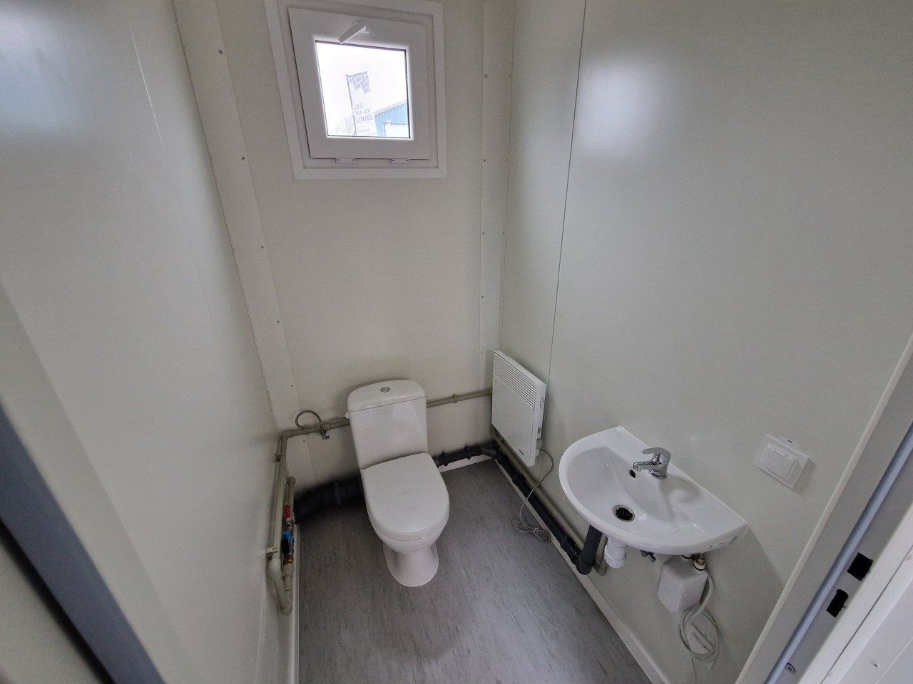 Nieuwe 6x3m kantoorunit / uitvoerderskeet met keuken en wc