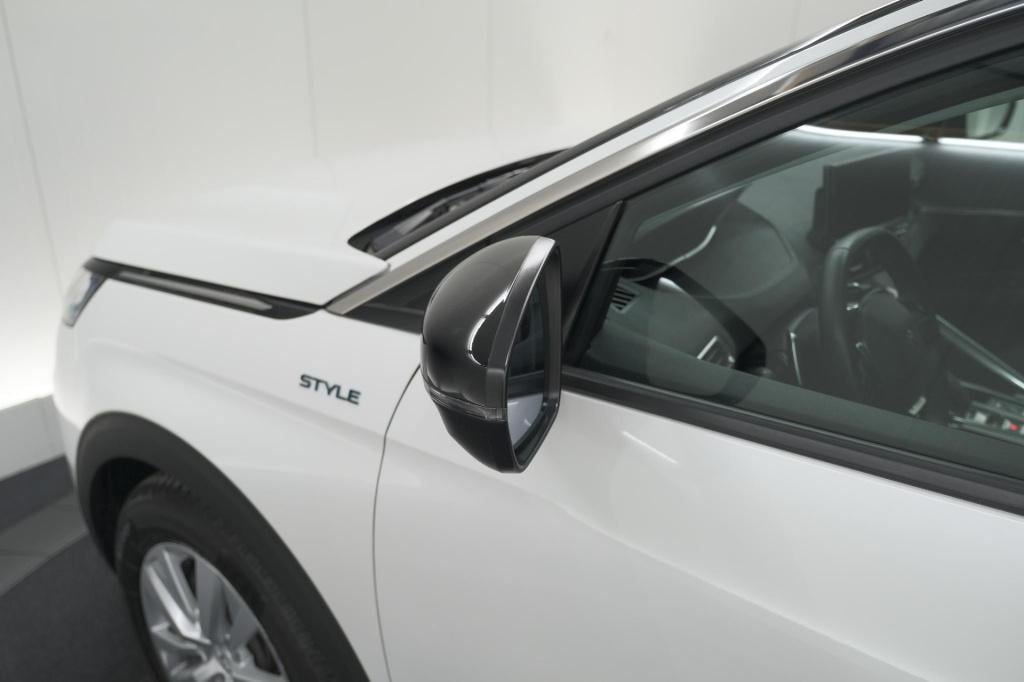 Peugeot 3008 puretech 130 eat8 style | camera | parkeersensoren | navigatie