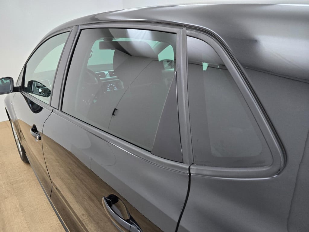 Volkswagen Polo occasion 1.2 tsi highline met parkeersensoren en 5 deurs zw
