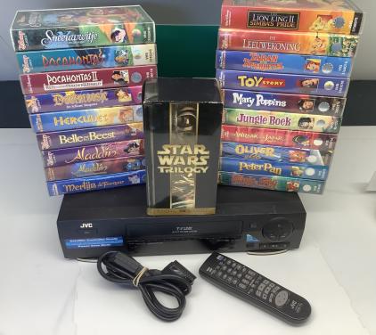 Videorecorder JVC + veel Walt Disney films en Star Wars trilogie VHS banden