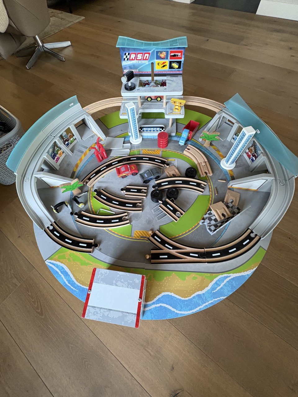 Race circuit