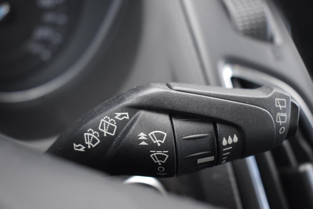 Ford Focus 1.0 titanium | cruise control | trekhaak | achteruitrijcamera | 