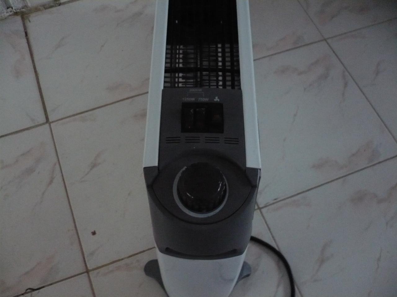 Elektrische convector kachel-vermogen2000Watt-zo goed als nieuw