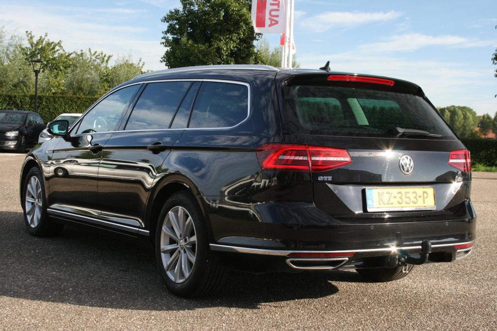 Volkswagen Passat variant 1.4 tsi gte connected series plus