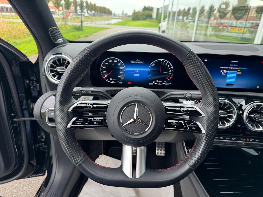 Mercedes-Benz A-Klasse 250 e amg advancedplus night-pakket automaat , panor