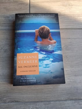 Thriller All inclusive van Suzanne Vermeer