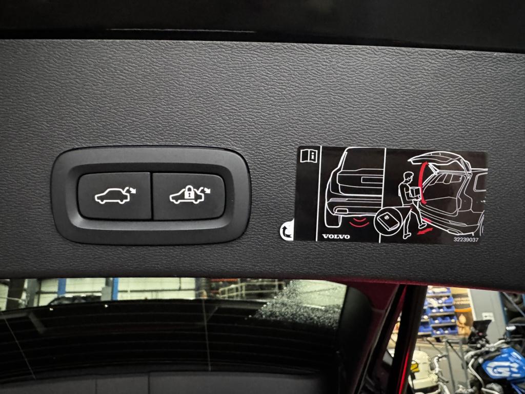 Volvo XC40 1.5 t4 recharge r-design