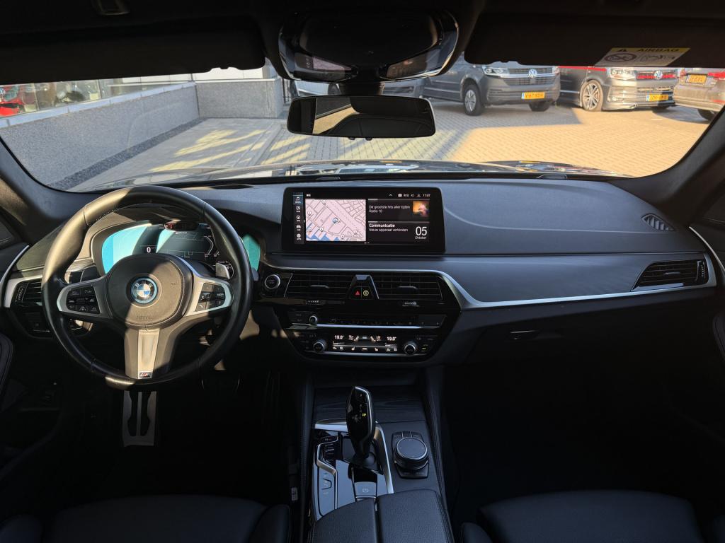 BMW 5 Serie touring 530e xdrive m-sport | soh 95% | acc | elek. trekhaak | 