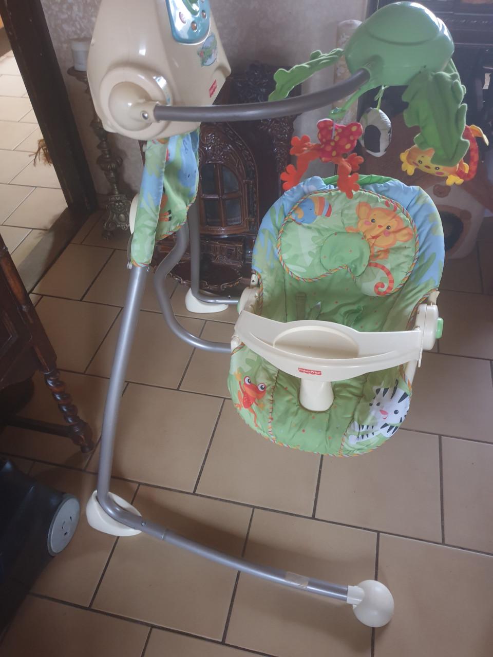 Baby spullen ,muziekstandaard met wipertje