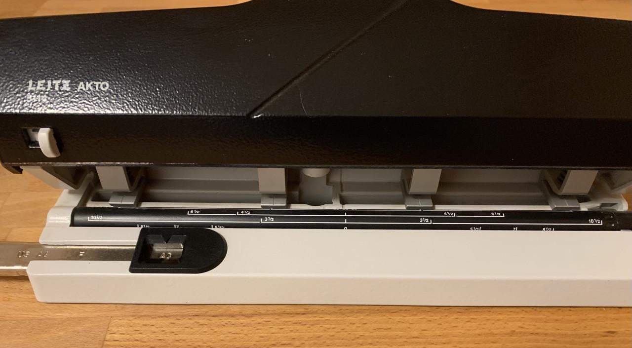 Leitz 5114 AKTO multi perforator