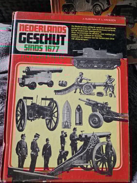 2 Boeken Nederlands Geschut en Pantser Voertuigen voor verzamelaars...