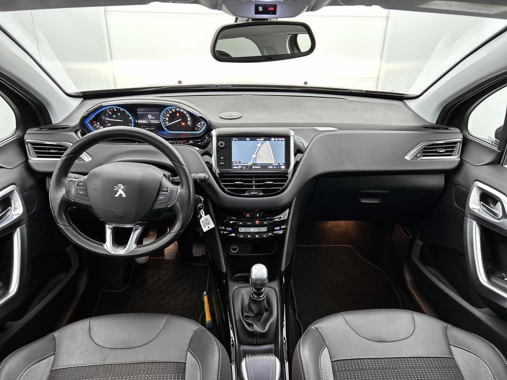 Peugeot 2008 110 pk allure | rijklaar | achteruitrijcamera | trekhaak | pan